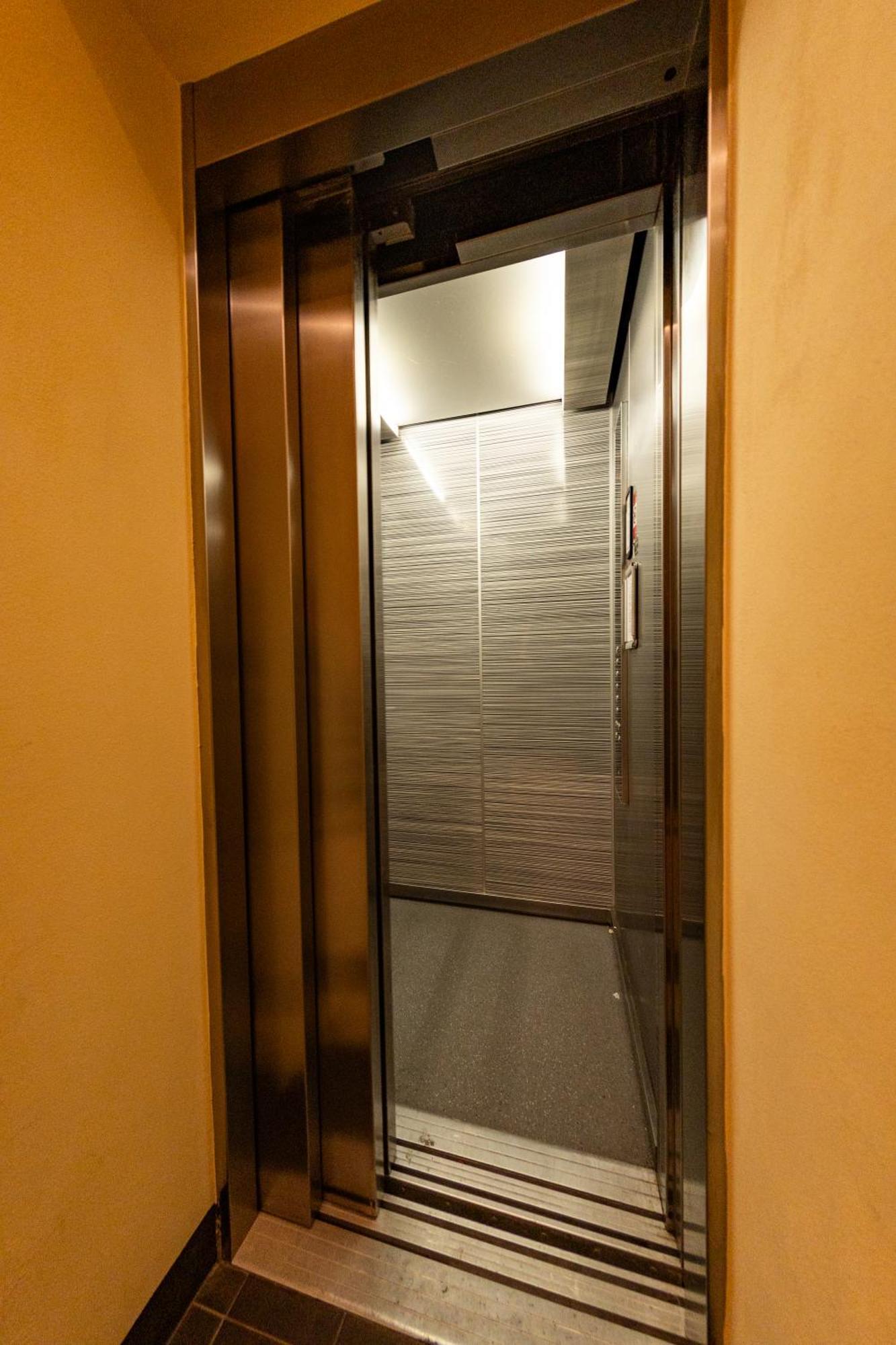 Wenceslas Square Apartment براغ المظهر الخارجي الصورة